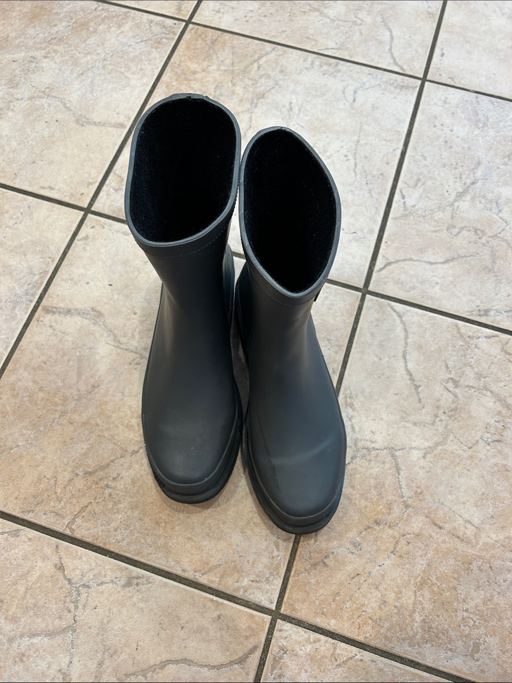 chooka Matte Black Mid-Calf Rain Boots
